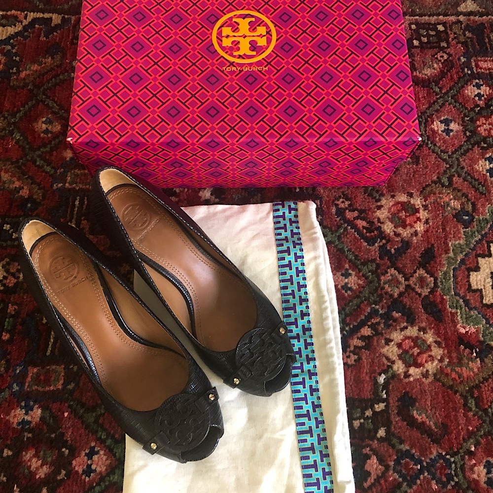 Tory Burch Wedge Shoes Sz 7.5